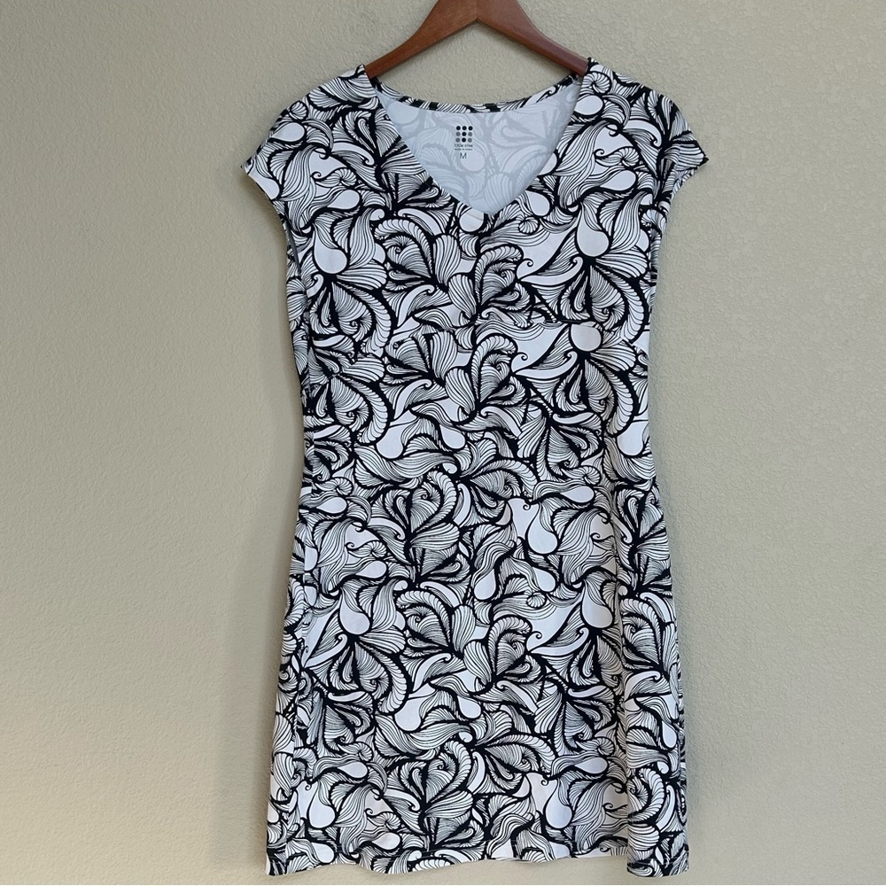 Title Nine Black & White Swirl V-Neck Mini Dress
